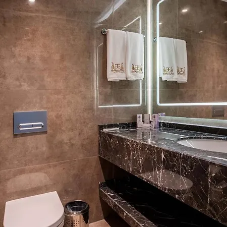 Ekor Elegance Hotel *