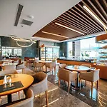 Ekor Elegance Hotel *