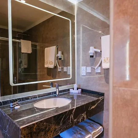 Ekor Elegance * Famagouste