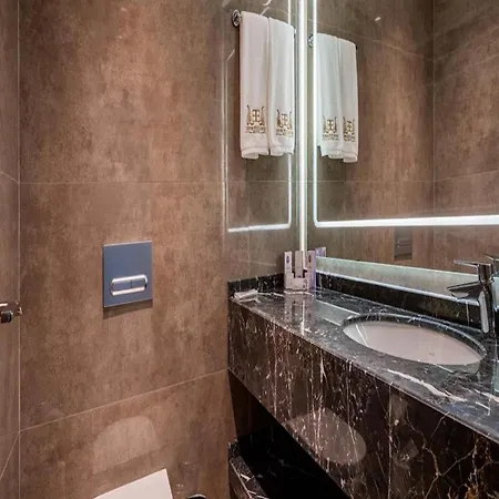 Ekor Elegance Hotel