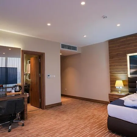 Ekor Elegance Hotel *