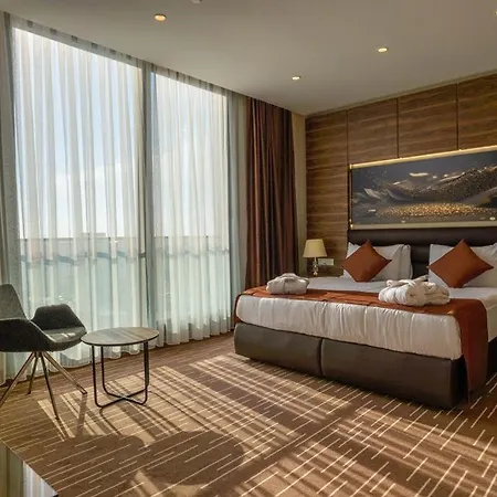 Ekor Elegance Hotel