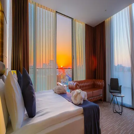 Ekor Elegance Hotel *