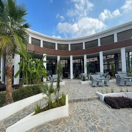 Ekor Elegance Hotel