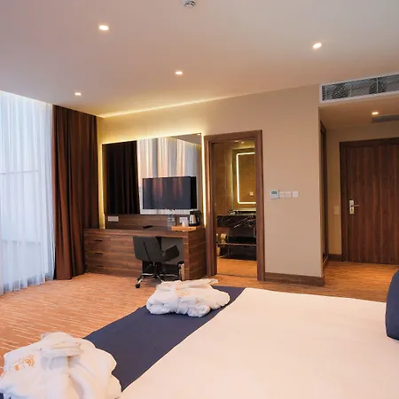 Ekor Elegance Hotel *